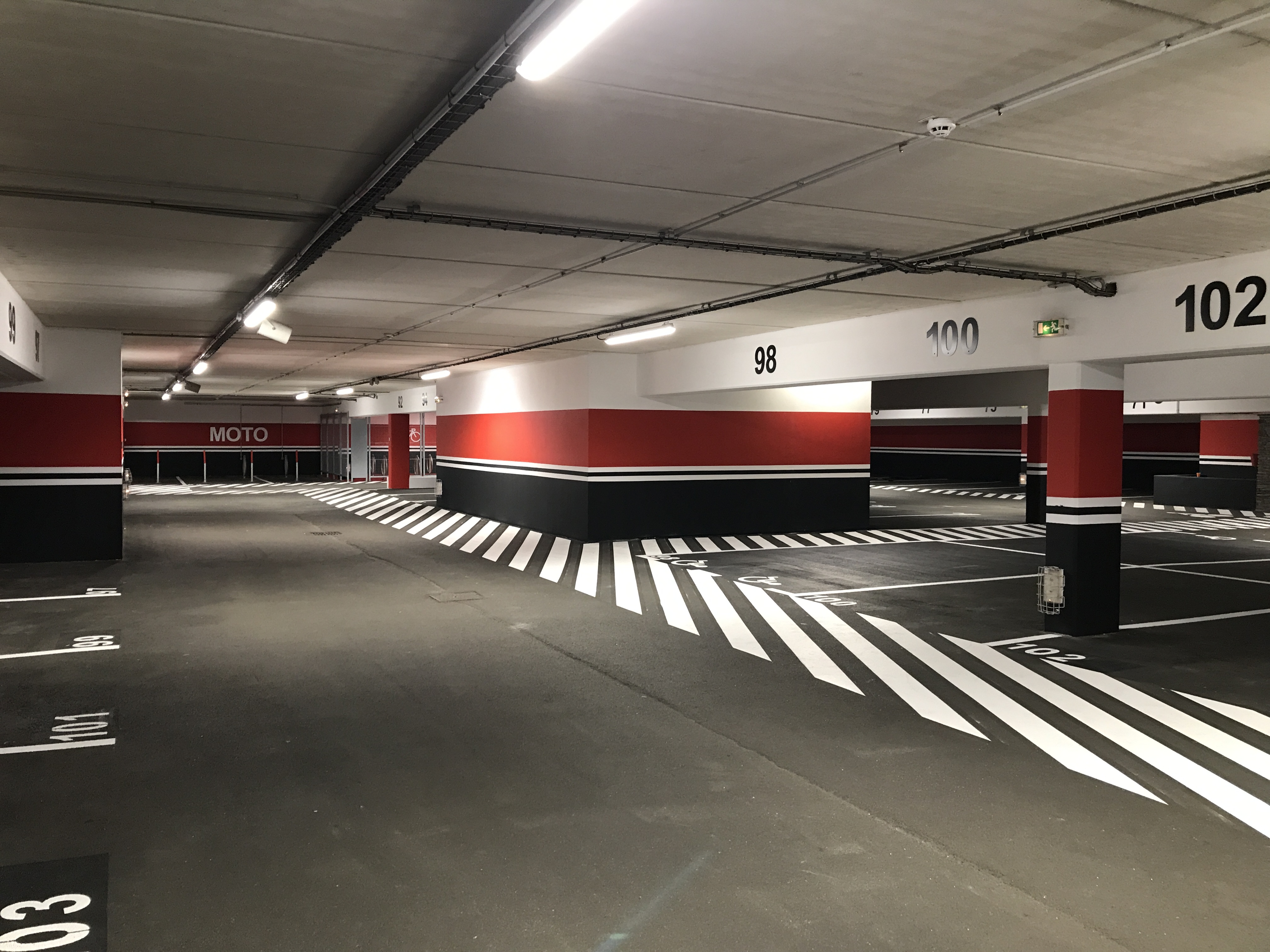 Marquage au sol parking souterrain